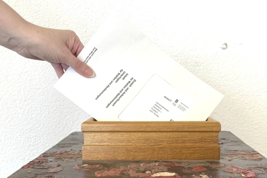 Einlage Stimmkuvert in Urne